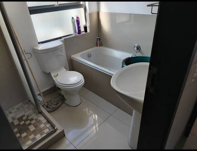 2 BEDROOM FLAT FOR SALE IN ESSENWOOD